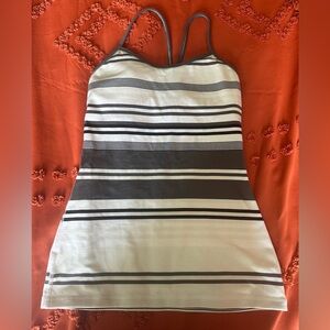 Lululemon Y tank with built in bra size small size 4